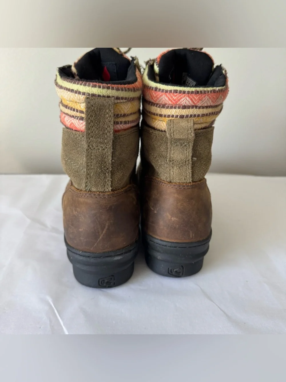 KEEN Size 9 Brown Winter Boots - Waterproof